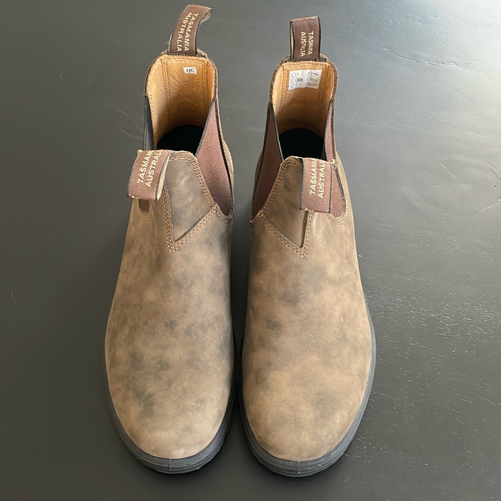 NEW Blundstone men’s size 9 Classic Chelsea Boots